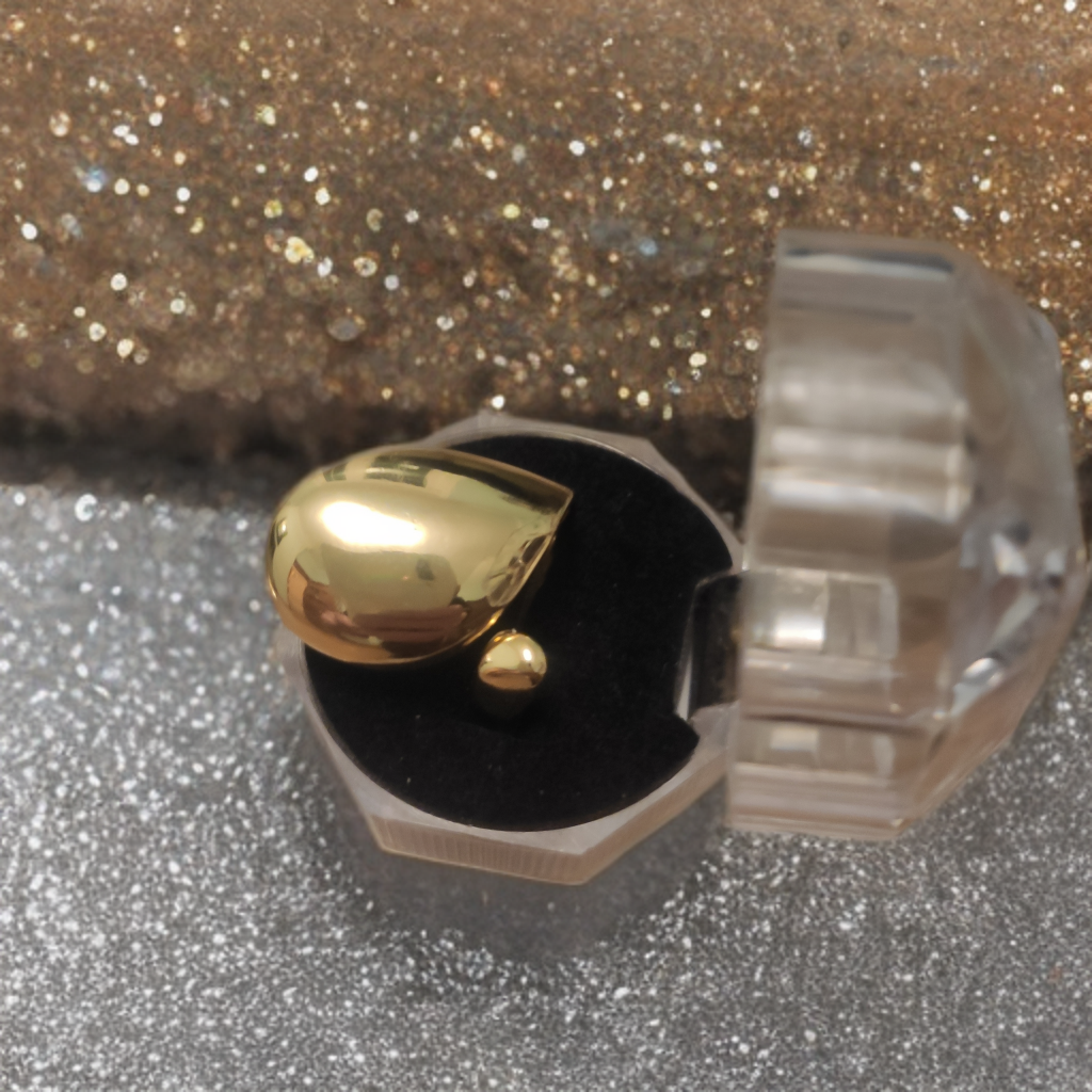 Ladies Adjustable Sculpted Ring