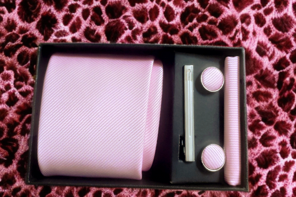 Men's Tie Set in Pale Pink