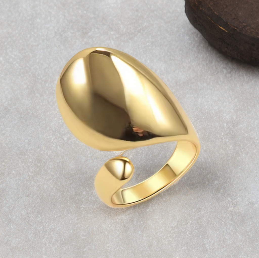 Ladies Adjustable Sculpted Ring