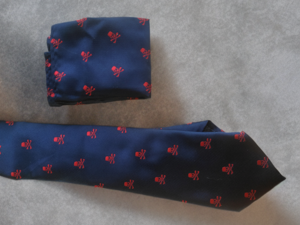 Gents Tie - Skull and Crossbones