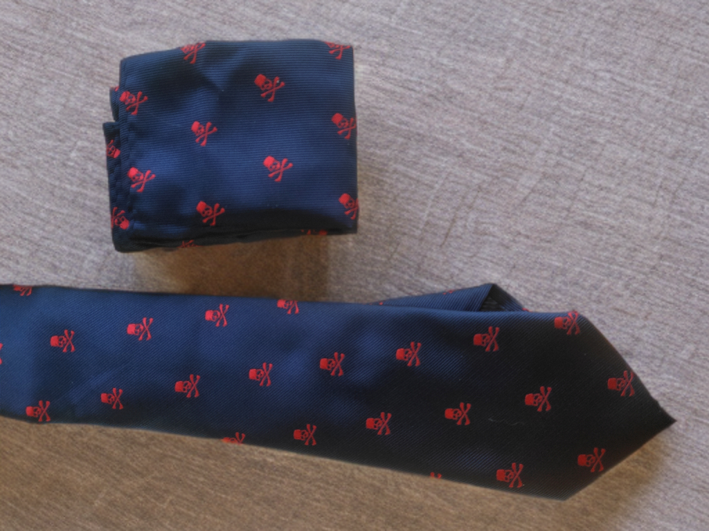 Gents Tie - Skull and Crossbones